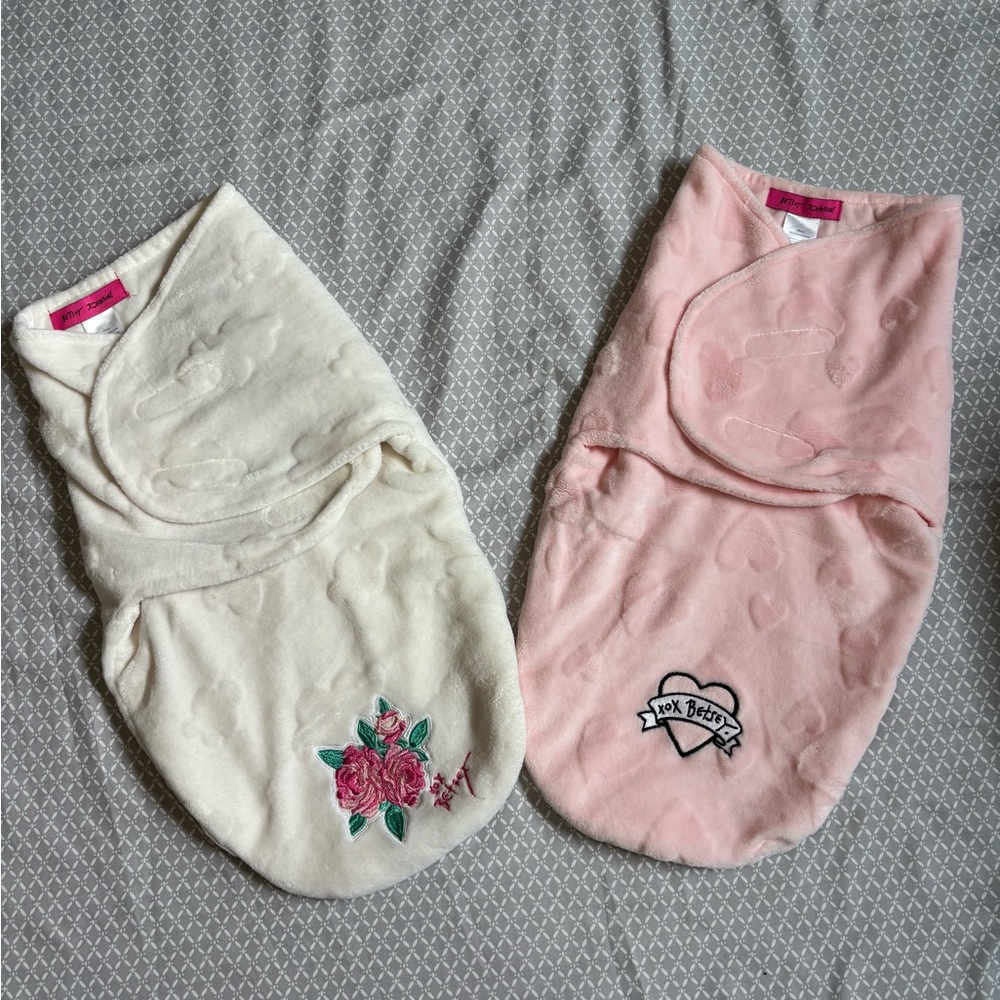 Set of Two Betsy Johnson Fleece Velcro Baby Girls Swaddle Blanket 0-3M